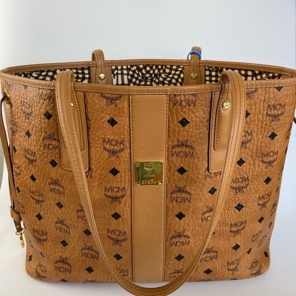 MCM Handbags - 🚫SOLD🚫MCM Liz Reversible Shopper